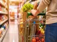 El hábito más común en el supermercado que puede hacerte gastar hasta un 30% más sin darte cuenta