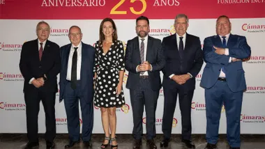 Fran González en el acto del 25 aniversario de la Fundación Incyde en el Teatro Real de Madrid, con representantes institucionales de las Cámaras de Comercio y del ecosistema empresarial.
