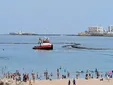 Comienzan los trabajos de aporte de arena en la playa de Santa María del Mar