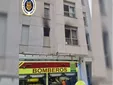Dos personas rescatadas por los bomberos tras un incendio en una vivienda de Cádiz
