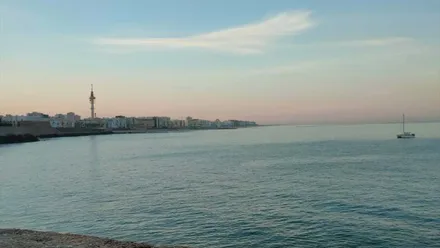 Cádiz va a seguir disfrutando de unos dias despejados y calurosos en el arranque del mes de junio. Foto: José Luis Porquicho Prada.
