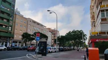 Cádiz ha amanecido con algunas nubes en el cielo a la espera de la vuelta del Levante. Foto: José Luis Porquicho Prada.