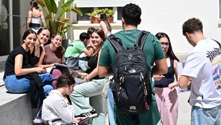 Parte del alumnado que ha hecho la PAU este junio de 2026. Foto: Eulogio García.