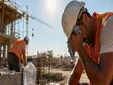 Denuncian que empresas de la construcción siguen sin proteger a sus trabajadores del calor extremo