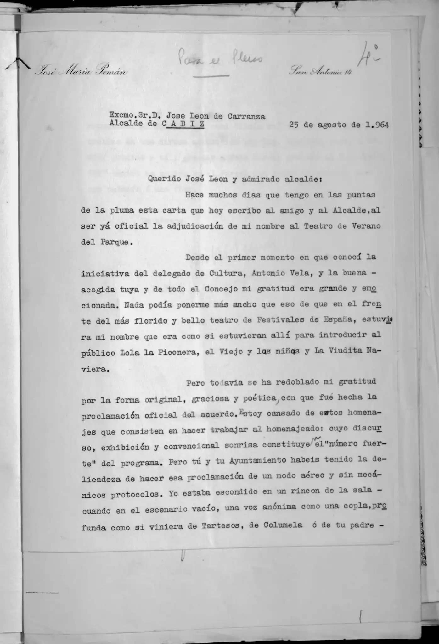 Primera página de la carta remitida por José María Pemán a José León de Carranza tras hacerse oficial la denominación del Teatro José María Pemán. Foto: Archivo Histórico Provincial de Cádiz.