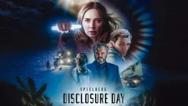 Protagonistas de la película "El Día de la Revelación" en un collage para el cartel. Destacan los tonos azulados.