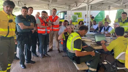 Miembros del Infoca en tareas se control.