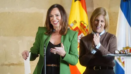 La alcaldesa de Jerez tras Rocío Díaz.