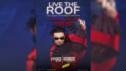 Cartel en tonos azules, destacando la cantante Martirio con un traje rojo.
