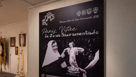 Imagen de la hermana Cristina en San Fernando en la exposición Panis Vitae.