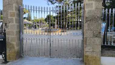 El Parque Genovés sigue cerrado por el aviso naranja por vientos. Foto: José Luis Porquicho Prada.