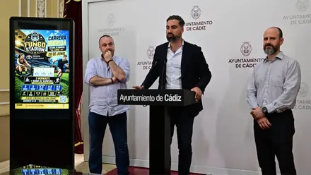 Momento de la presentación de la prueba Fungo Stadium que se celebra este sábado en el Nuevo Mirandilla. Foto: Eulogio García.