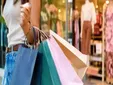 El 72% de los españoles irá de rebajas este verano: este es el gasto medio previsto, según la Asociación Española de Consumidores