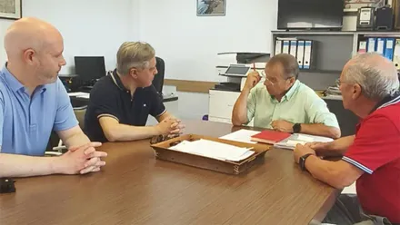 Momento del encuentro entre representantes del Reunión PSOE y de la AVV La Laguna.