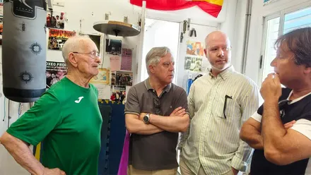 Reunión de responsables del PSOE con los de la Escuela de Boxeo Juan Soriano.