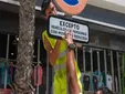 El Ayuntamiento de Cádiz actualiza 225 señales de aparcamiento para personas con movilidad reducida