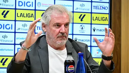 El presidente del Cádiz CF, Manuel Vizcaino, en rueda de prensa del Cádiz CF. Foto: Eulogio García.