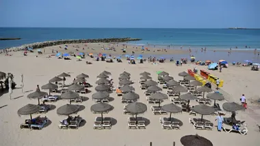 Hamacas en la Playa Santa María del Mar de Cádiz