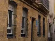 Entró en una pensión para pasar unos días y tres años y medio después sigue allí con su hija en Cádiz