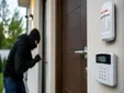 La OCU lanza una advertencia a quienes instalan una alarma en casa
