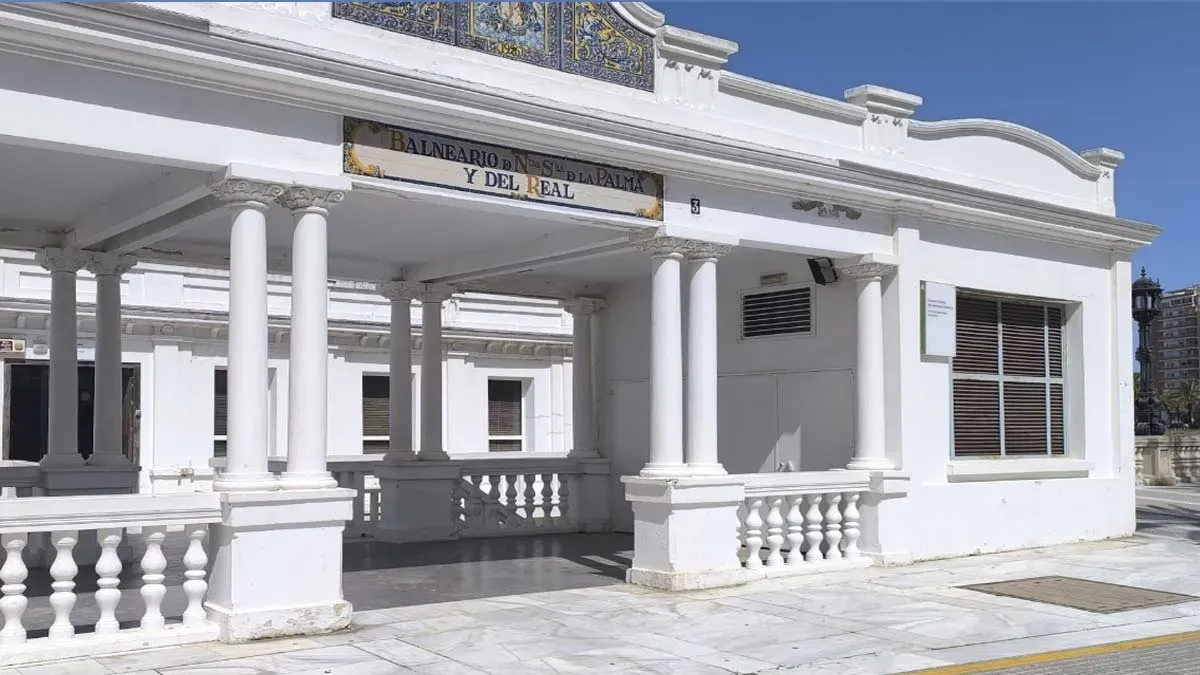 Entrada al Balnerario de la Palma, donde actualmente se ubica el Centro de Arqueología Subacuática de la Junta. Foto: José Luis Porquicho Prada.