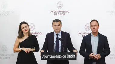 Bruno García, Beatriz Gandullo y José Manuel Cossi en rueda de prensa.