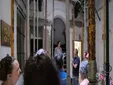 El alcalde se reúne con los vecinos de plaza de las Viudas 32 tras la polémica por las cartas del Obispado