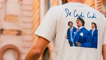Una de las camisetas de la línea basada en cuadros del pintor gaditano Pepe Baena.