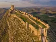 Este es el Castillo de Gormaz, la mayor fortaleza medieval de España que desafió a reyes, califas y al Cid