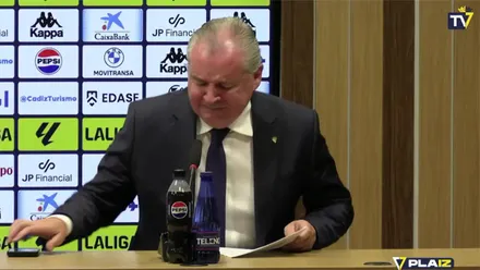 Manuel Vizcaíno finalizó su intervención visiblemente emocionado. Foto: Cádiz CF.