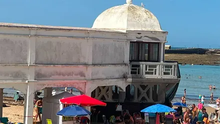 Galería del Balneario de la Palma con redes protección.