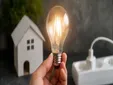 Holaluz podría dejar de operar: qué pasará con los contratos y la luz de miles de clientes