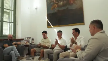 Iza Carcelen tras anunciar su marcha del Cádiz CF en la visita institucional del club al Ayuntamiento de El Puerto. Foto: Cádiz CF.