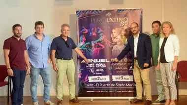 Imagen de archivo de la presentación del Puro Latino en El Puerto de Santa María en 2019 en la que aparecen el alcalde, Germán Beardo, y promotores del festibal, entre ellos Pascual Llopis, uno de los detenidos en esta investigación. Foto: Ayuntamiento de El Puerto.