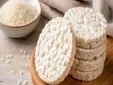 Las galletas de arroz no son tan saludables como parecen: esto es lo que explican los nutricionistas