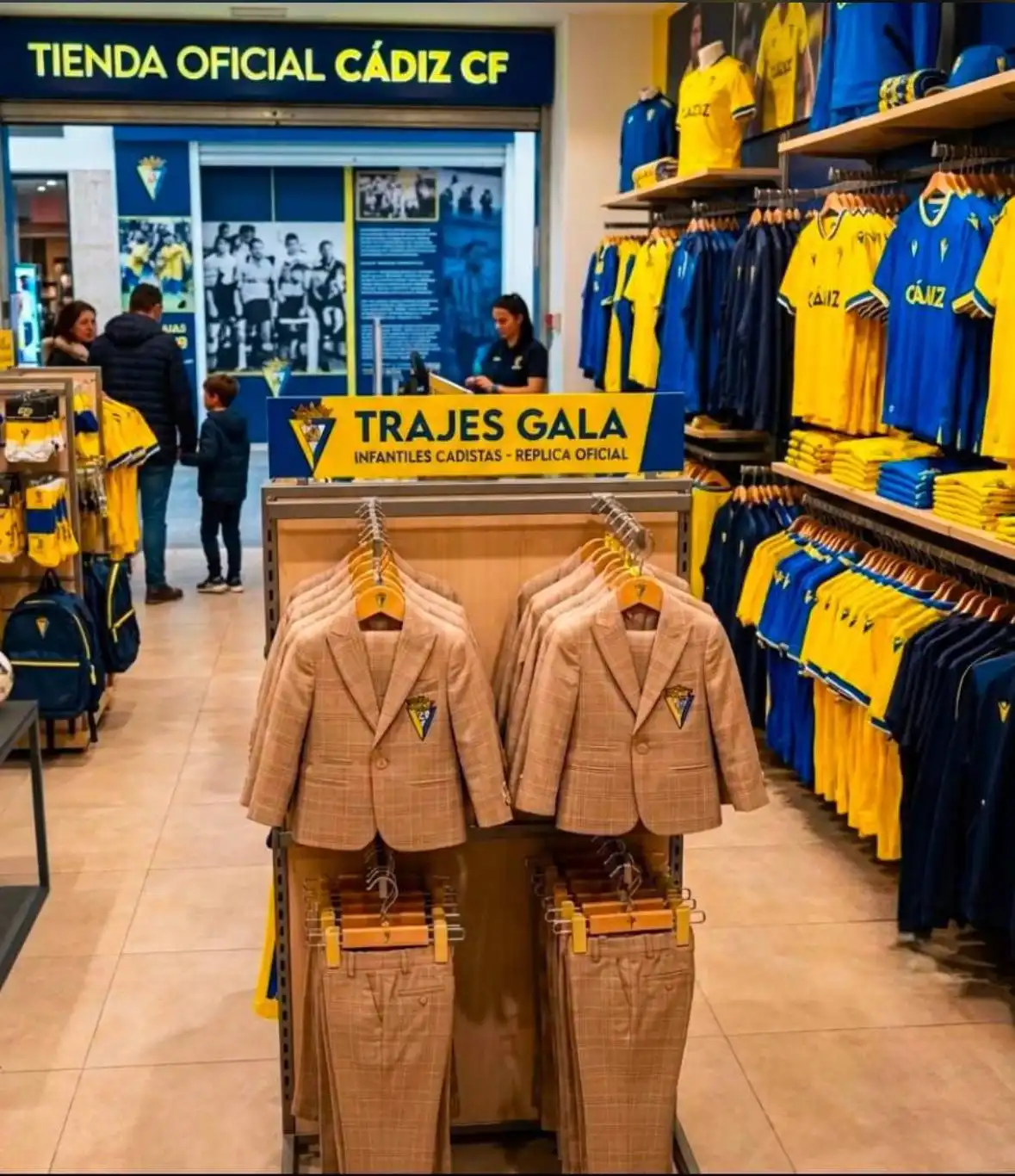 La carga gaditana no falla: hasta el Gago ha parodiado el vídeo del presidente del Cádiz CF para anunciar el nombre del cuarteto en el COAC 2027