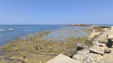 Espectacular imagen de La Laja, junto a la Caleta en Cádiz, en una bajamar. Foto: José Luis Porquicho Prada.