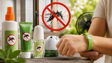 Diferentes tipos de repelente de mosquitos, desde pulsera a pulverizadores.