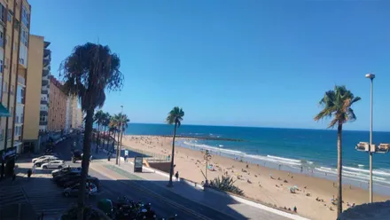 Vista de la costa desde Cádiz.