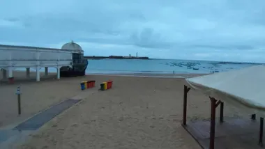 Vista del Balneario y de la playa de La Caleta.