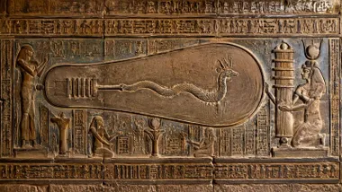"Lámpara de Dendera" en un bajorrelieve.