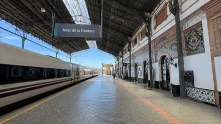 Andén de la estación de Jerez.
