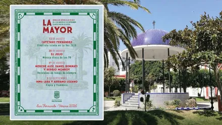 Templete en San Fernando y cartel en tono verde agua y letras rojas de "la Mayor".