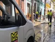 El agua vuelve a salir turbia en el centro de Cádiz por tercera vez en menos de un mes