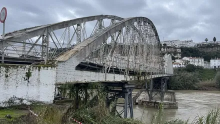 El puente de San Miguel de Arcos afronta sus últimos días: preparan ya su derribo