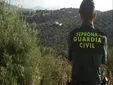 La Guardia Civil localiza un rifle con visor térmico y un silenciador artesanal en un control en San José del Valle
