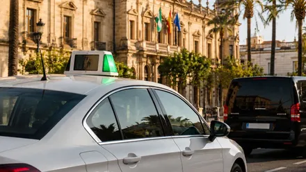Taxi con la señal de "libre".