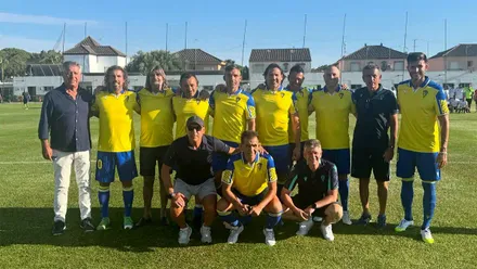 Uno de los partidos disputados por el equipo de veteranos del Cádiz CF. Foto: Veteranos Cádiz CF.