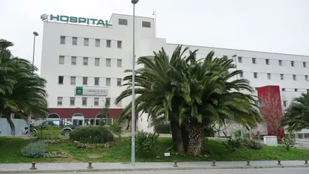 Fachada del Hospital Universitario de Jerez.