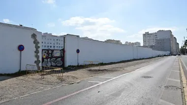 El Ayuntamiento de Cádiz derribará el muro del antiguo cementerio de San José y habilitará 151 plazas de aparcamiento
